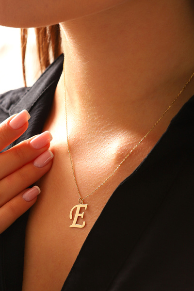 MOOM MÜCEVHERAT 14 Ayar Altın E Harfi Kolye Ucu El İşi Tasarım Harf Zincir Da...