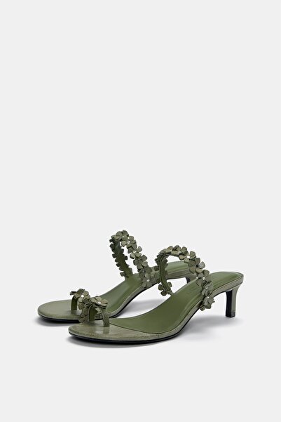 Pull & Bear Çiçekli ve topuklu terlik