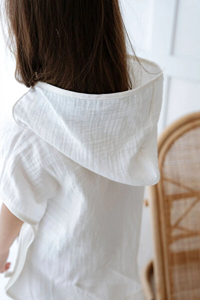 Tuğba Kuğu 4 Layer Muslin Poncho - Letter Series - Little Lion - Letter B