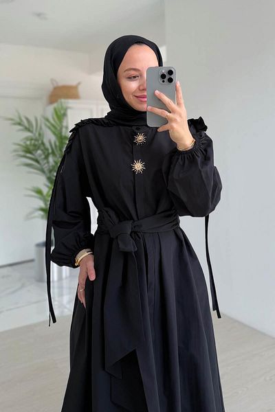 Ka Hijab Φόρεμα με μακριά ζώνη - Μαύρο