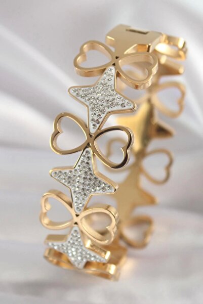 TakıDolabı سوار نسائي من الفولاذ باللون الذهبي مزين بحجر الزركون على شكل قلب