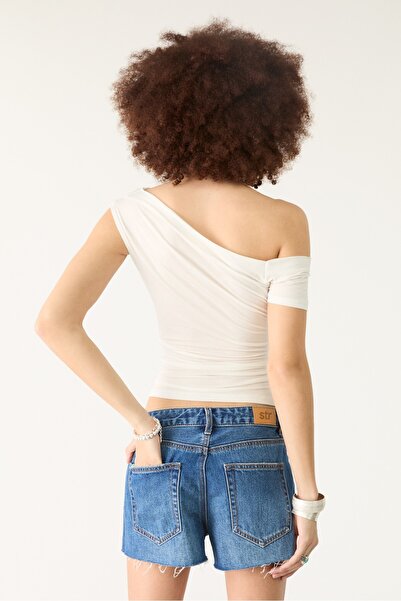 Stradivarius Asymmetrical neckline top