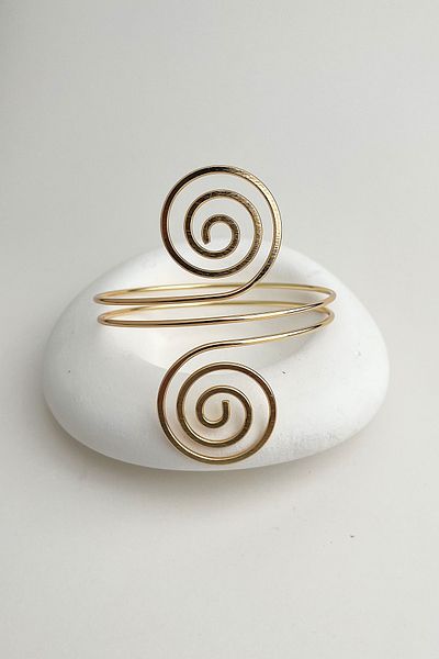 Modex Geometric Shaped Spiral Gold Color Arm Accessory (9cm)