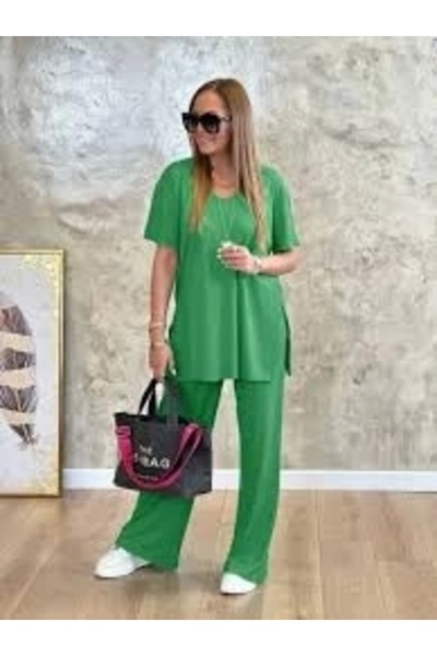 TakıDolabı طقم تونيك فضفاض بأكمام قصيرة وتفاصيل فتحة من بيلا نوت، طقم مكون من...