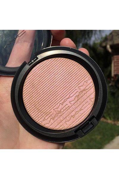 M.A.C Iluminátor, MAC, Extra Dimension, Petallic Metallic, Ambalaj Negru, 9 g