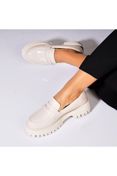 Joana Women's casual shoes Beige made of ecological patent leather Zelaya