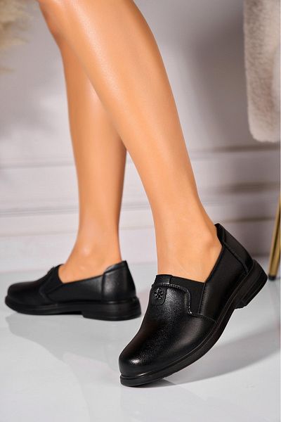 Joana Women's casual shoes in black, made of eco-friendly leather, Tomasa