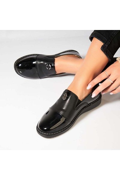 Joana Women's casual shoes in black patent leather Gelela