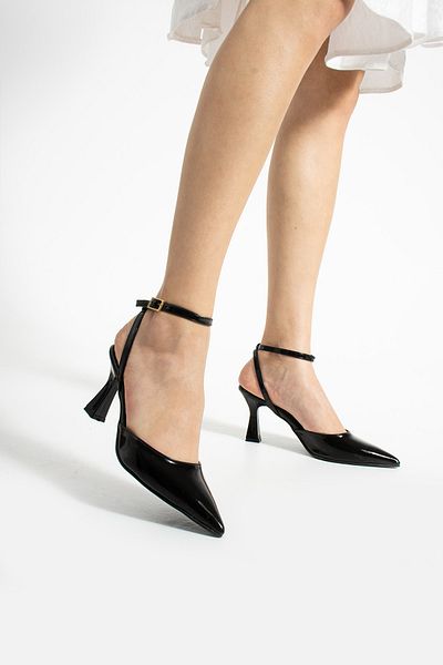 Papuckurdu Rochie de seara cu siret la glezna din piele lacuita neagra Pantofi cu toc
