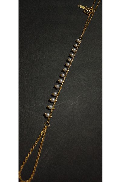 Remiuse Elegance Grain Pearl Detailed Gold Steel Chain Shahmeran