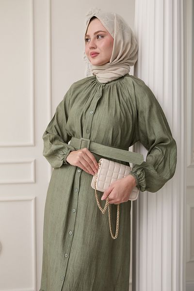 InStyle فستان كاكي بياقة القاضي ونمط الفراولة