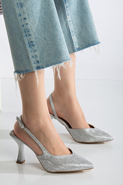 Von Bond Paris Gümüş Taş Detaylı Kadın Yandan Tokalı Topuklu Abiye Ayakkabı