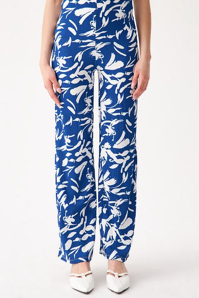 Know Women's Blue-White Patterned Pipe Leg Trousers