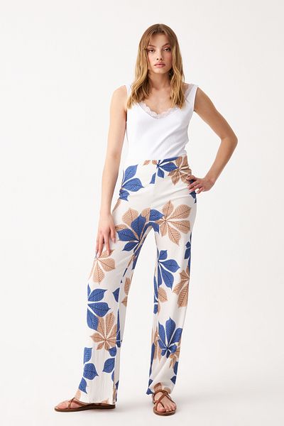 Know Women's Sax Blue-White Floral Patterned Pipe Leg Trousers