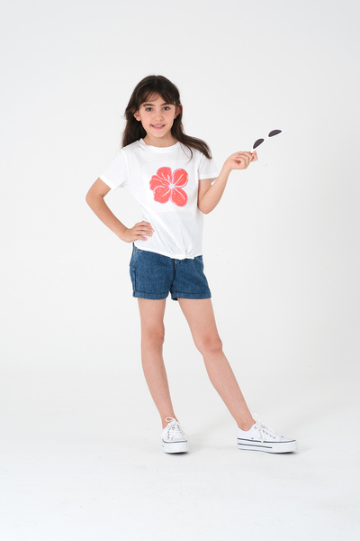 Kyron %100 Pamuk Çiçek Desenli Beyaz Pullu İşlemeli Kız Çocuk Tişört - Bağcıklı