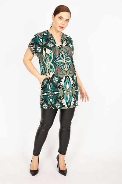 Şans Women's Green Large Size V-Neck Side Pocket Low Sleeve Tunic 65n35940