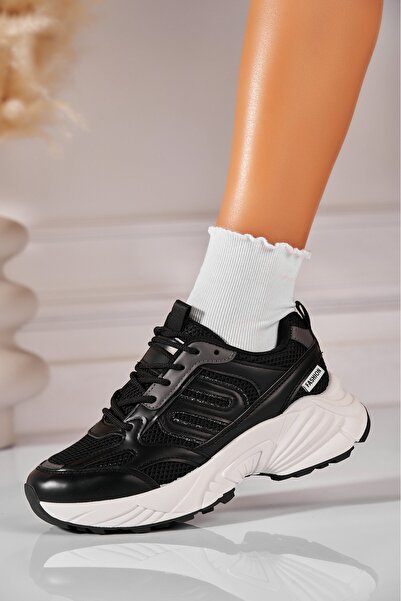 Joana Γυναικεία μαύρα αθλητικά παπούτσια Adidas Daisha από οικολογικό δέρμα