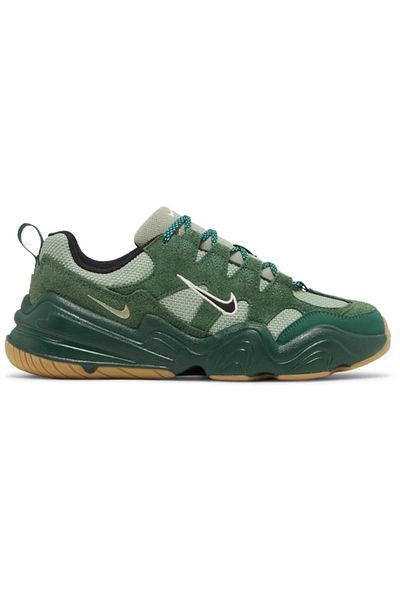 Nike In NIKE TECH HERA women's sports shoes green