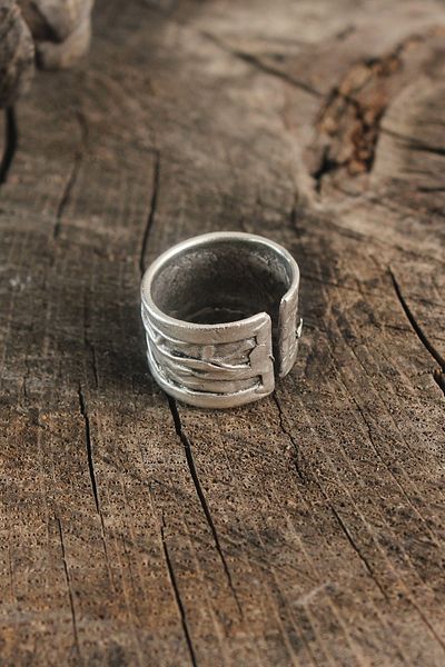 BESKAR Antique Silver Color Motif Engraved Adjustable Men's Ring