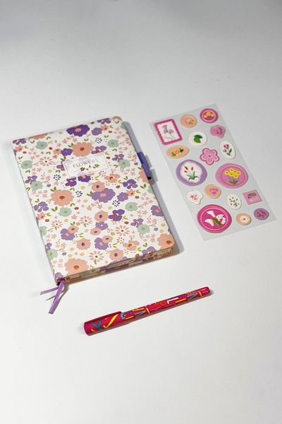 caps office Caiet de 200 de coli cu model floral și autocolant în relief + set de pixuri cu gel Set de papetărie