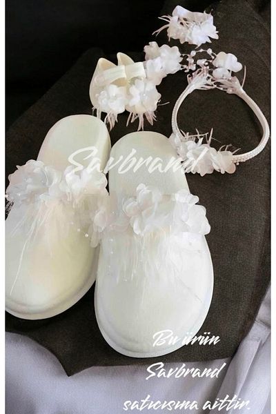 SavBrand White Floral Feather Mother Set - Tacı Baby Patı and Bandana