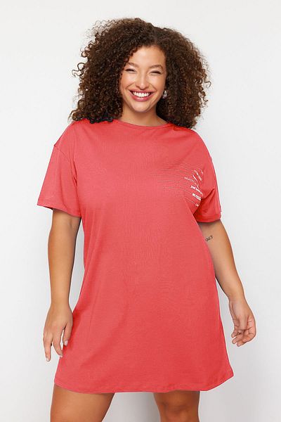 Trendyol Curve Ροζ Slogan Print 100% βαμβακερό φόρεμα μπλουζάκι μεγάλου μεγέθους - Crew Neck TBBSS23AH00162