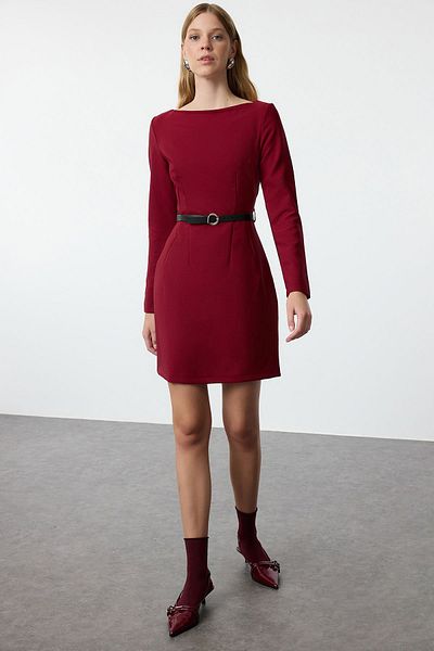Trendyol Collection Rochie țesută mini burgundă - cu centură, pe corp TWOAW25EL00365