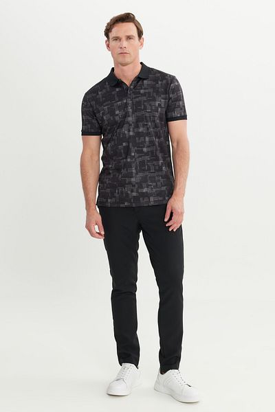 ALTINYILDIZ CLASSICS Schwarzes Slim-Fit-T-Shirt für Herren mit schmalem Schnitt und Polokragen aus Baumwolle mit Aufdruck