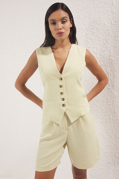 Trendyol Collection Κίτρινο λινό φανελάκι με λαιμόκοψη και σορτς υφαντό κάτω-κορυφή TWOSS25AU00041