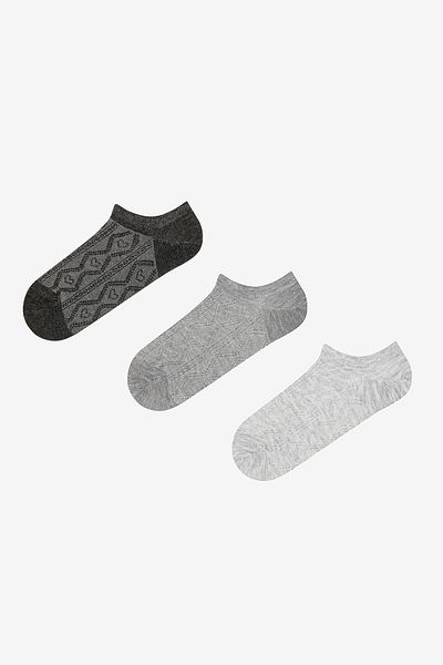 Penti Dreiteilige Sneaker-Socken in Herz-Jacquard-Grau