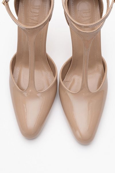 LuviShoes Γυναικεία παπούτσια με λεπτό τακούνι JON Beige λουστρίνι