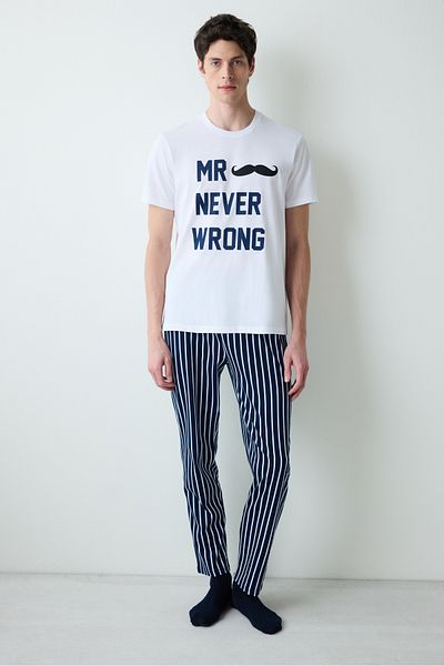 Penti Mehrfarbiges Pyjama-Set mit Hose „Never Wrong“.