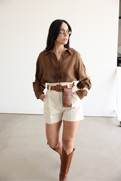 Özge Özgenç Pantaloni scurți cu centură dublă