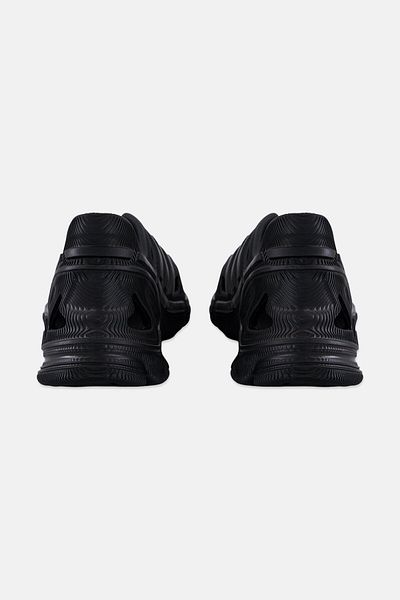 adidas حذاء كروكس أديفوم سوبرنوفا سهل الارتداء للأولاد من كيدز بوي، أسود