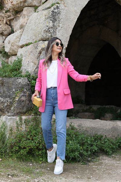 bytugcekaya Μπλέιζερ με λεπτομέρεια με ροζ μανίκι
