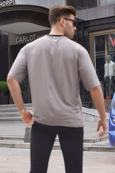 Madmext Obarvené šedé oversize pánské tričko s potiskem 6130