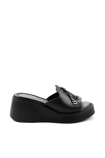 Bambi Black Leather Women's Slippers K 04359022703
