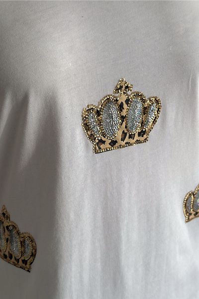 FEMELLE Women's White V-Neck Large Size King Crown Sequin Sequin Embroidered 100% Cotton T-Shirt