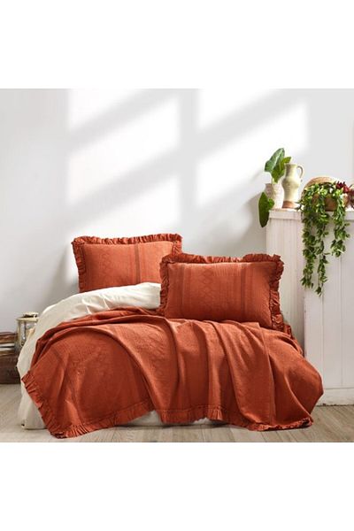 Şaheser Set cuvertura + 2 fete perna cu volan, bumbac 100%, 220x240cm, Tiziana Terra
