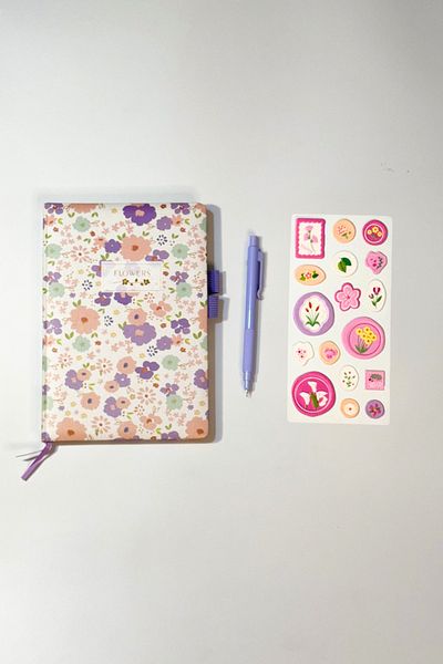 caps office Caiet de 200 de coli cu model floral și autocolant în relief + set de papetărie cu creion mecanic cu vârf de 0,7