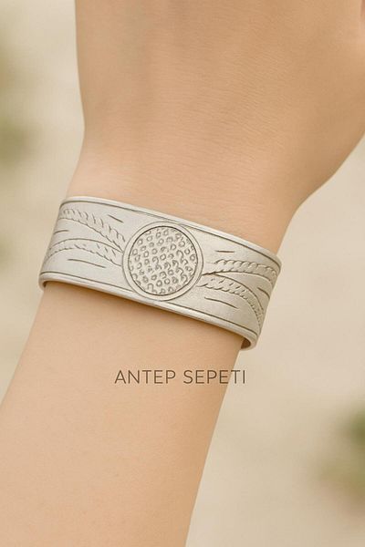 ANTEPSEPETİ Copper Patterned Bracelet