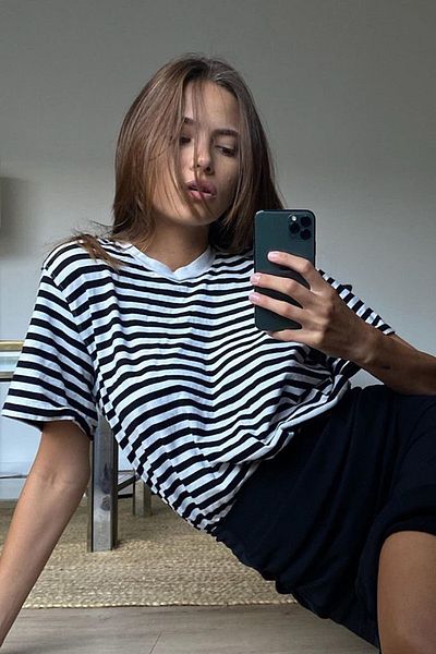Madmext Μαύρο ριγέ T-shirt με λαιμόκοψη Mg1656