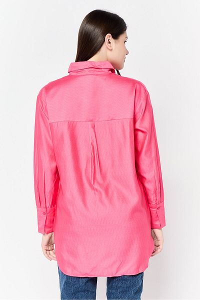 Juicy Couture قميص نسائي سادة بأكمام طويلة وياقة واسعة، وردي