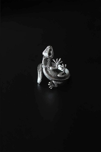 BESKAR Lizard Figure Antique Silver Color Adjustable Men's Ring