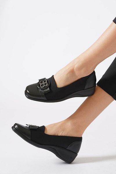 Moda Pie Ogmer B Buckle Low Wedge Heel Women's Shoes Black