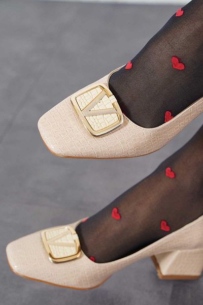 Moda Pie Pantofi de damă cu toc cu cataramă Hrats Valen, piele lacuită bej