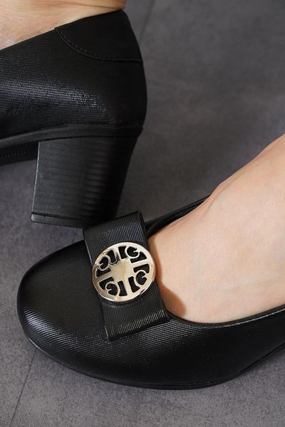 Moda Pie Pantofi de damă cu dungi negre Telas cu cataramă