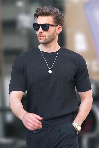 Madmext Ανδρικό T-Shirt μαύρο με λαιμόκοψη με κοντό μανίκι 6899