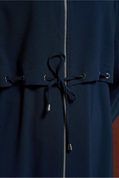 Alvina 1457 Модель з капюшоном і блискавкою, прикрашена падубовим візерунком