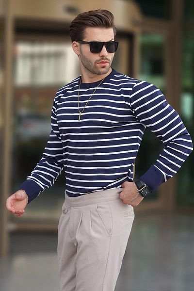 Madmext Marineblau gestreifter Pullover mit Rundhalsausschnitt – 7241